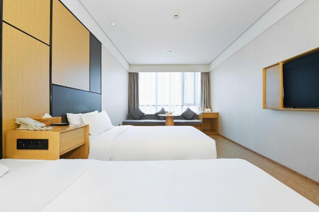 Ji Hotel Shanghai Hongqiao Yan'An XI Road Dış mekan fotoğraf